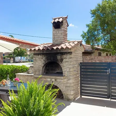 Charming Petroro With Pool, 900m From The *