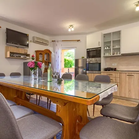 Charming Petroro With Pool, 900m From The