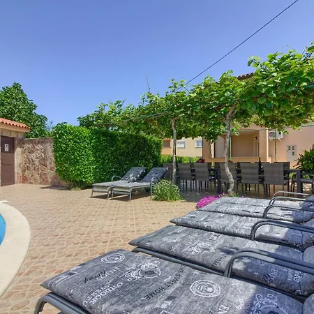 Charming Petroro With Pool, 900m From The Villa *