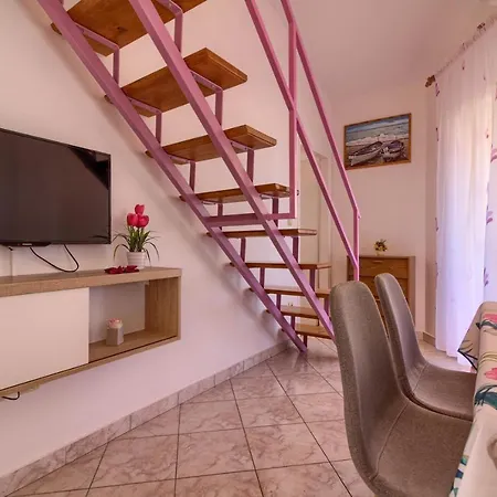 Charming Petroro With Pool, 900m From The *