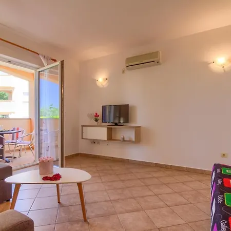 Charming Petroro With Pool, 900m From The Vila *