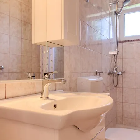 Charming Petroro With Pool, 900m From The * Peroj