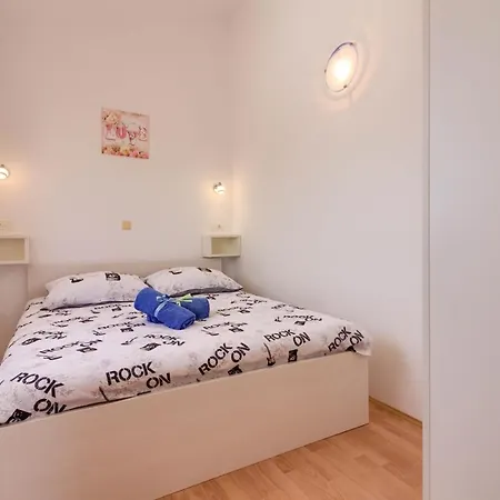 Charming Petroro With Pool, 900m From The *