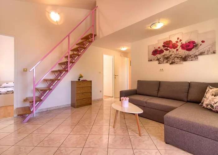 Βίλα Charming Petroro With Pool, 900m From The *