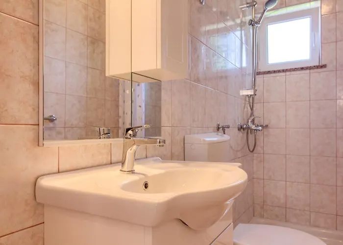 Charming Petroro With Pool, 900m From The * 페로이