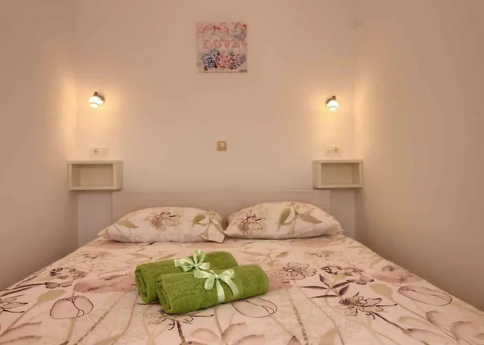 Βίλα Charming Petroro With Pool, 900m From The *