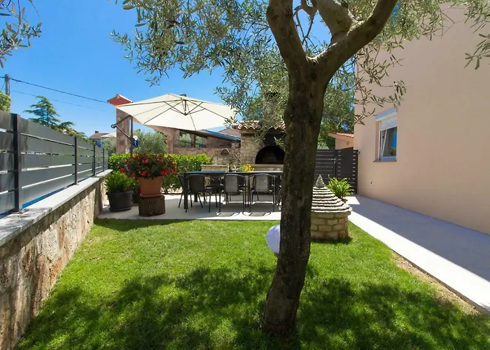 Charming Petroro With Pool, 900m From The 빌라 페로이