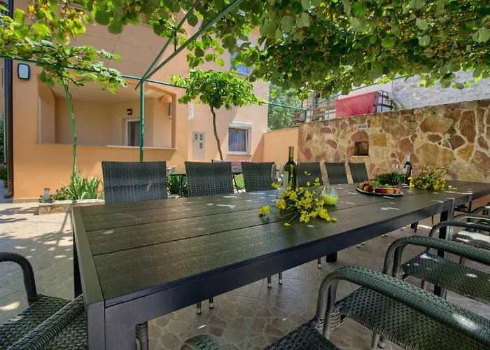 Charming Petroro With Pool, 900m From The Βίλα Peroj