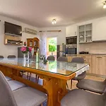 Charming Petroro With Pool, 900m From The