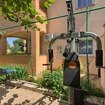 Charming Petroro With Pool, 900m From The Willa