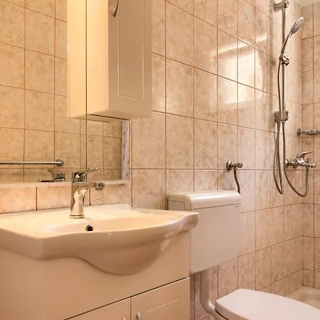 Villa Charming Petroro With Pool, 900m From The