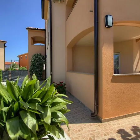 Charming Petroro With Pool, 900m From The