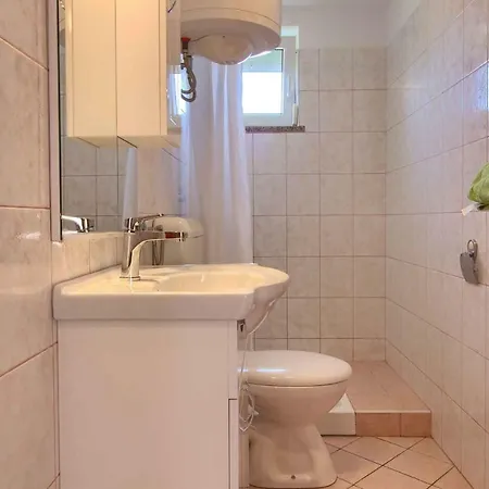 Villa Charming Petroro With Pool, 900m From The Peroj