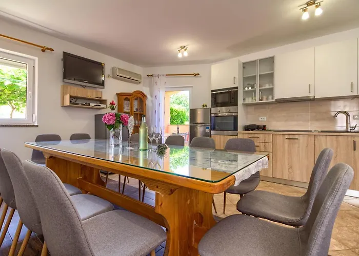 Charming Petroro With Pool, 900m From The