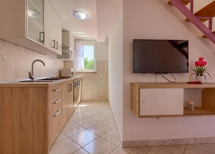 别墅 Charming Petroro With Pool, 900m From The 佩罗杰