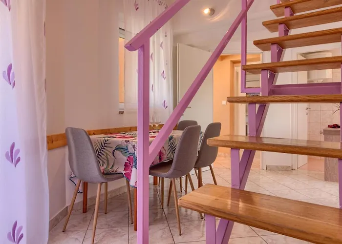 Charming Petroro With Pool, 900m From The * 佩罗杰