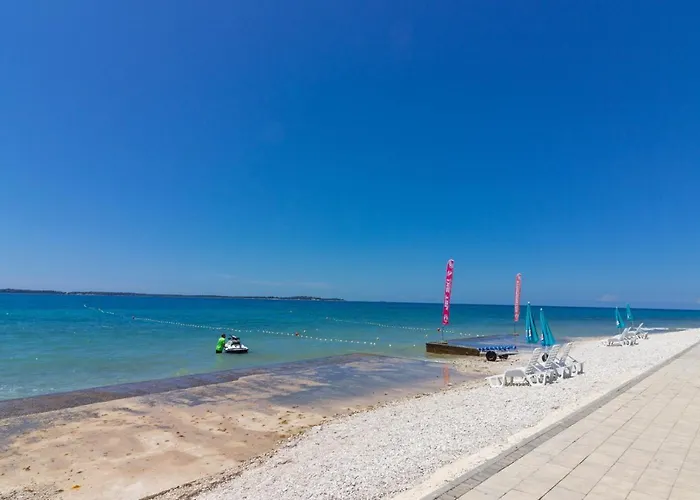 别墅 Charming Petroro With Pool, 900m From The 佩罗杰