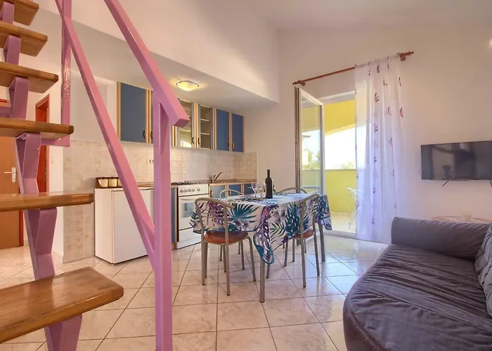 Charming Petroro With Pool, 900m From The וילה פרוי