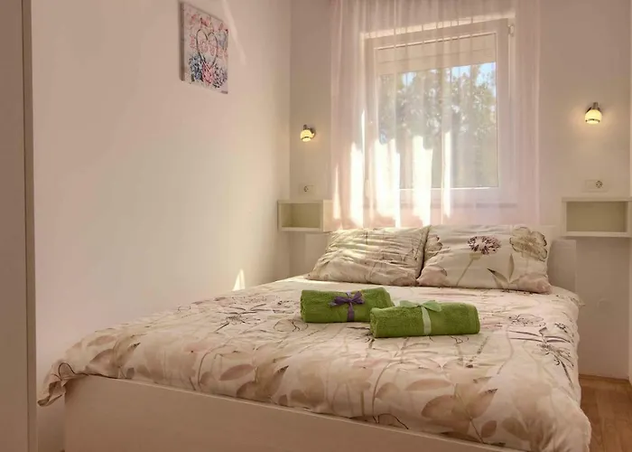 Charming Petroro With Pool, 900m From The